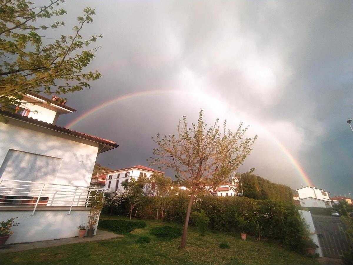 B&B Villa La Bouganville Camaiore Buitenkant foto