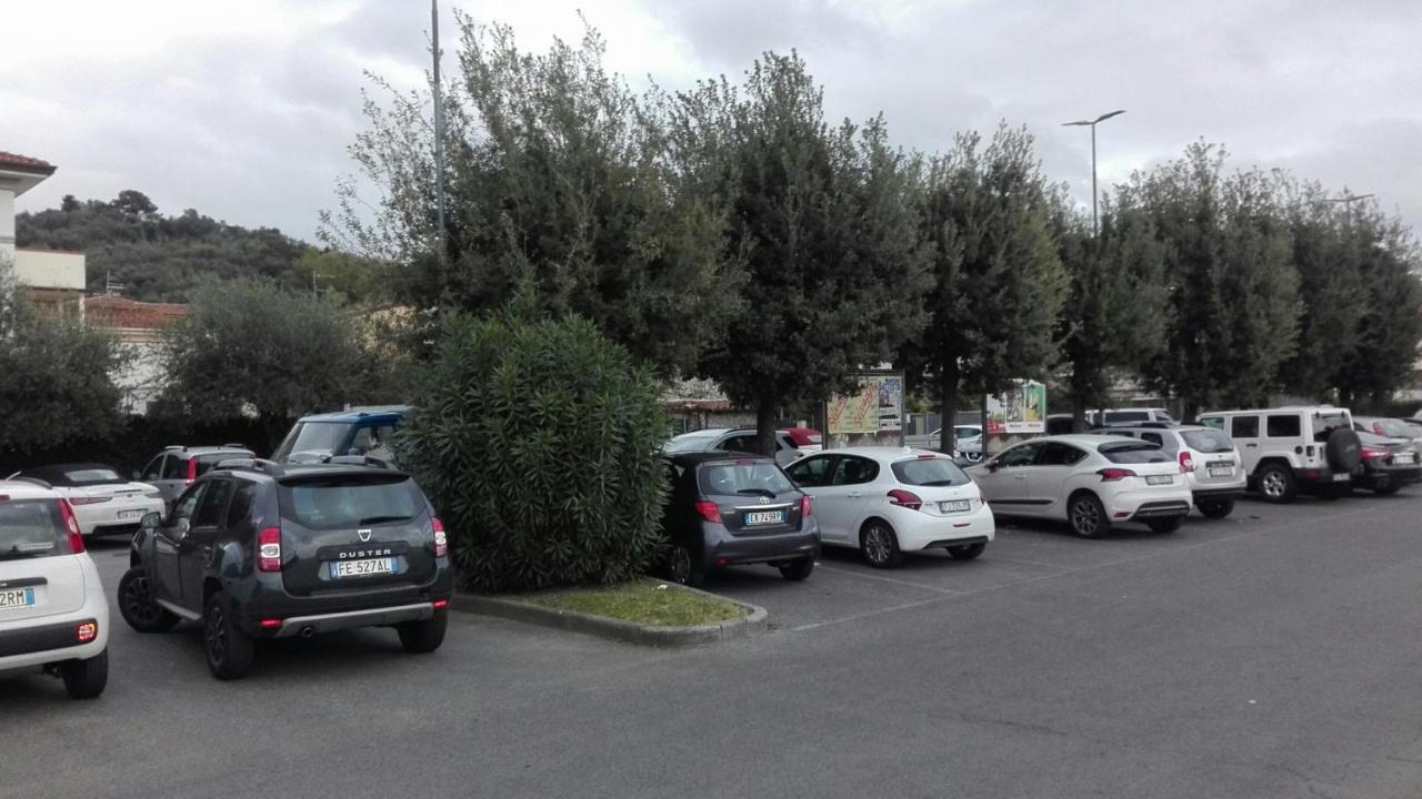 B&B Villa La Bouganville Camaiore Buitenkant foto